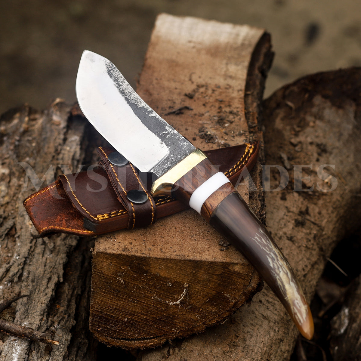 Handmade Damascus Hunting Knife: 10'' Carbon Steel Tracker