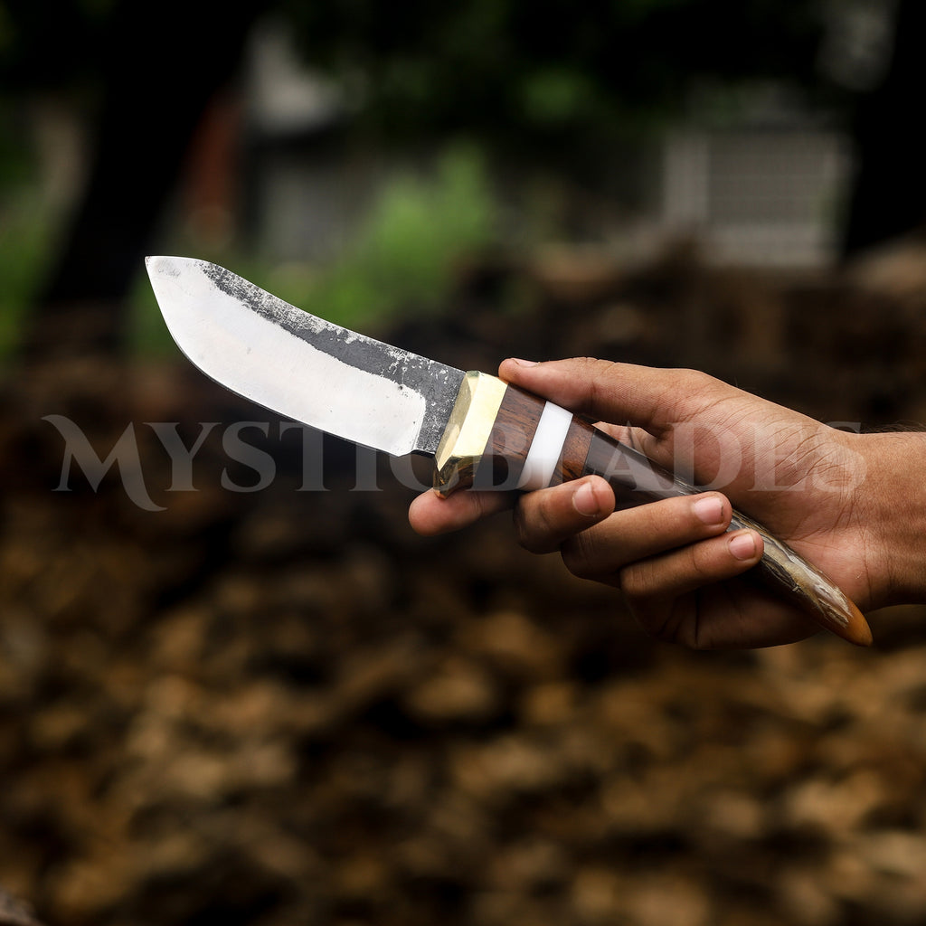 Handmade Damascus Hunting Knife: 10'' Carbon Steel Tracker